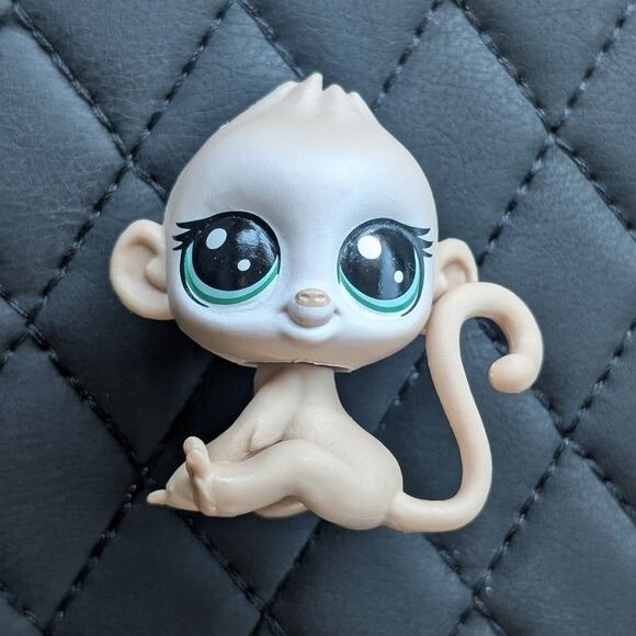 LPS Littlest Pet Shop Mimsy Monkeyford Monkey (#1-140) Family Pack Birthday Bash - Picture 1 of 4
